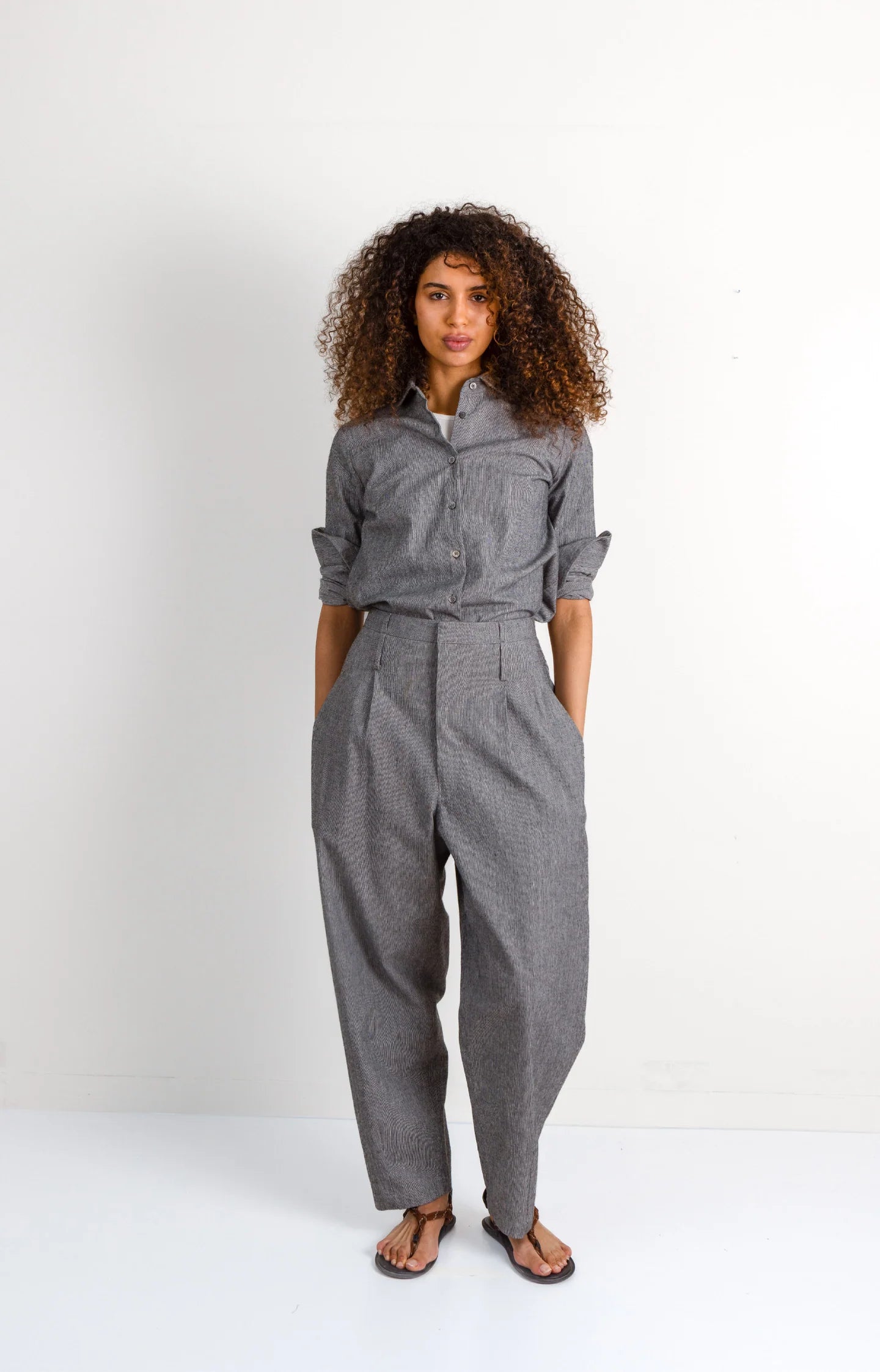 Linen blouse with rounded collar