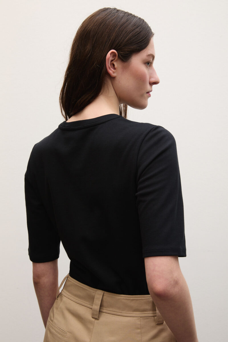 Marianne Tee Black, Julie Josephine